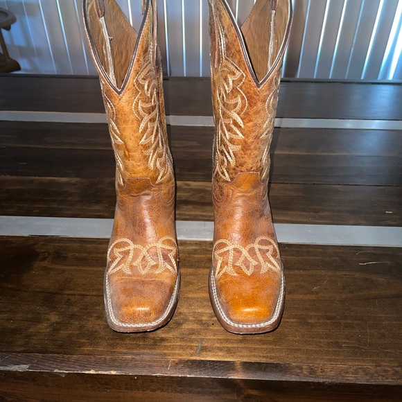 Brown Western Cowboy Boots - Picture 1 of 3